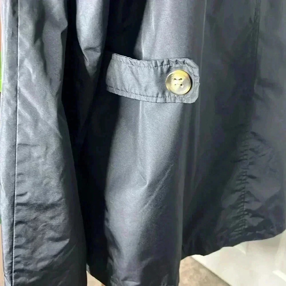 White Stag Large Buttons Rain Coat Size XL (16-18) Black Detachable Hood Jacket - Picture 9 of 10